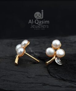 Pearl Club Silver Ear Stud