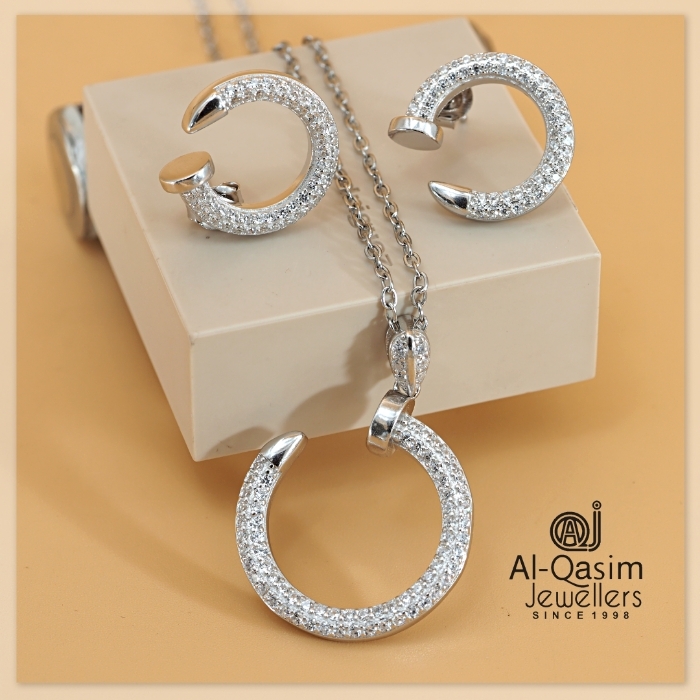 Branded Nail Silver Pendant-Set